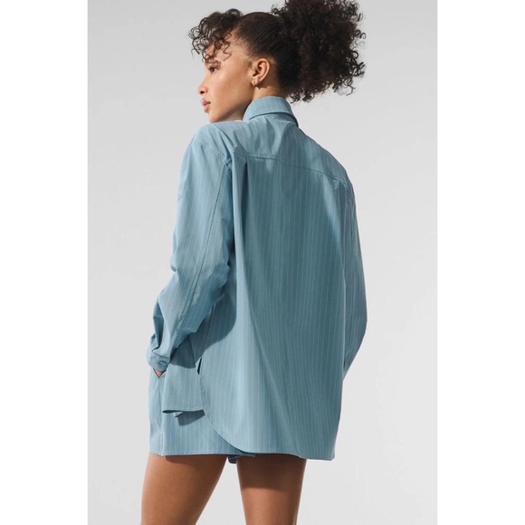 Alo Yoga Pinstripe Daylight Button Down Long Sleeve Dark Celestial Blue/White S - Picture 2 of 7